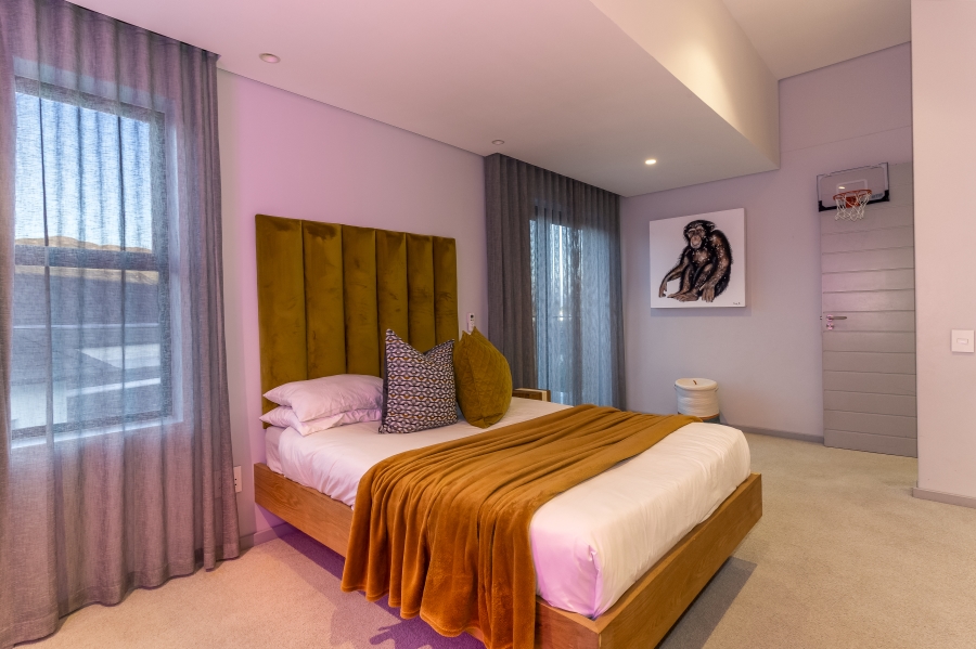 5 Bedroom Property for Sale in Pearl Valley at Val de Vie Western Cape